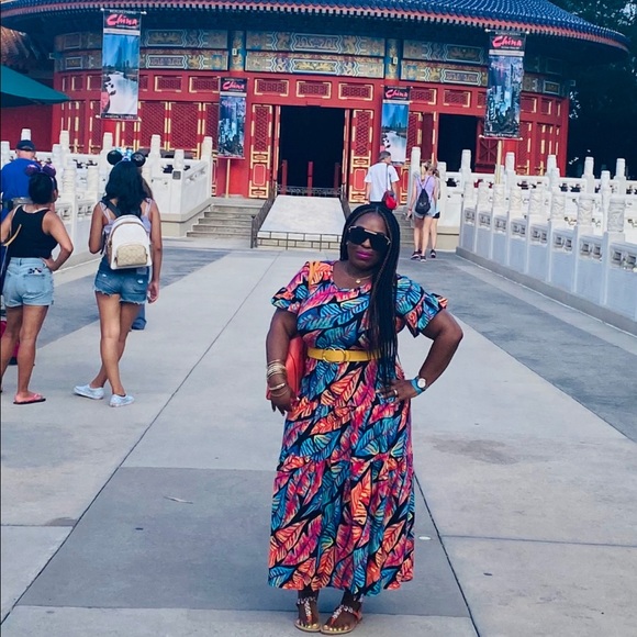 Brand New! Tiffany and Grey Multi-Colored Leaf Print Short Sleeve Dress Sz Med - Picture 1 of 9